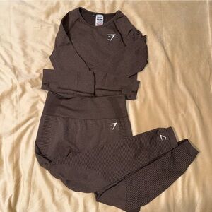 NWOT Gymshark Vital Brwn Set Cropped top long sleeve and high waisted Leggings
